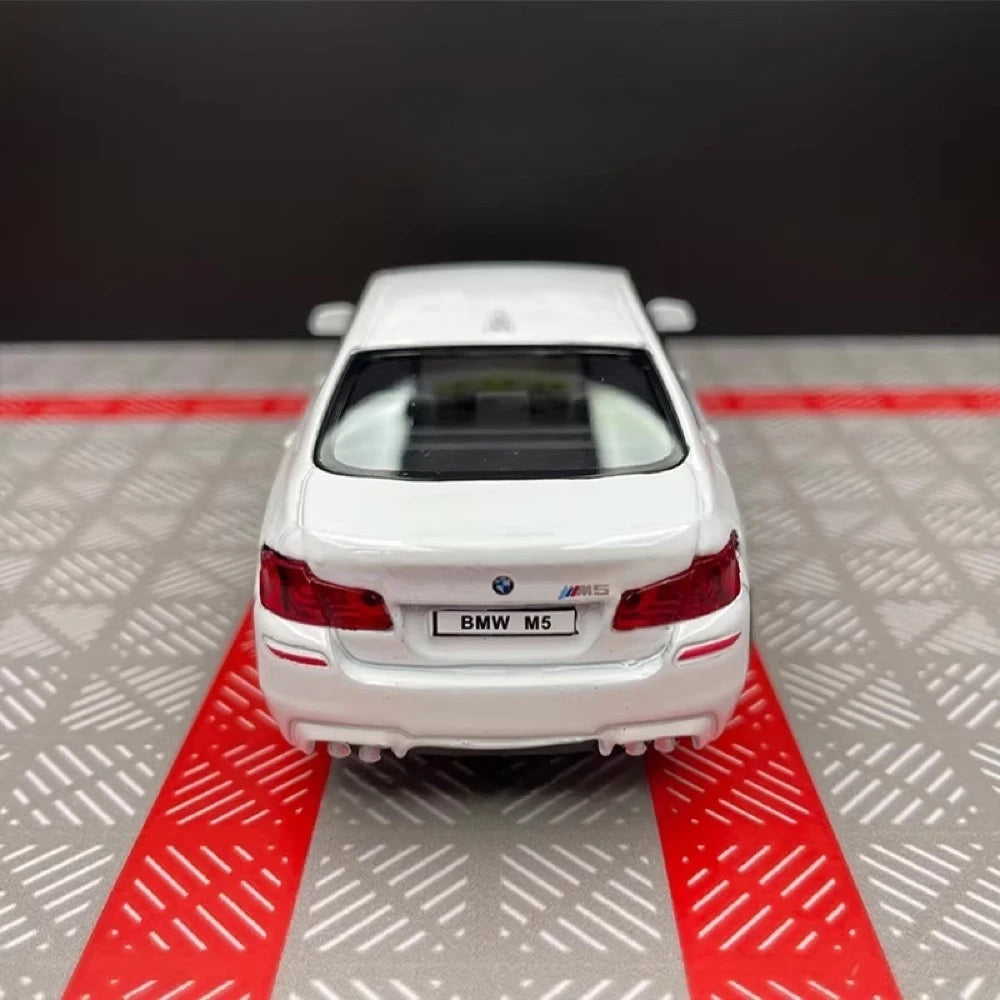 [TOY] 1:36 BMW 2012 F10 M5 White Model Car Die-Cast
