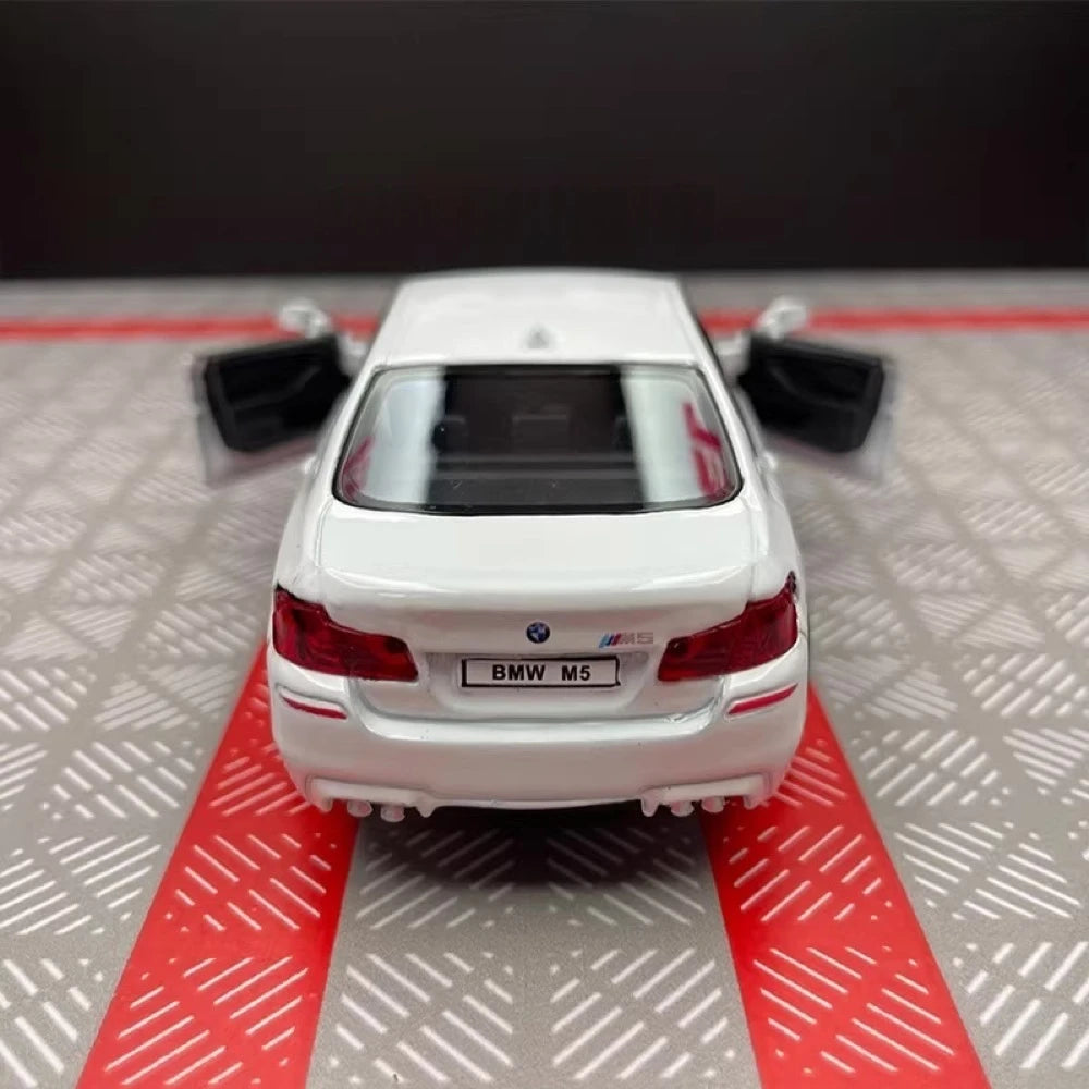 [TOY] 1:36 BMW 2012 F10 M5 White Model Car Die-Cast