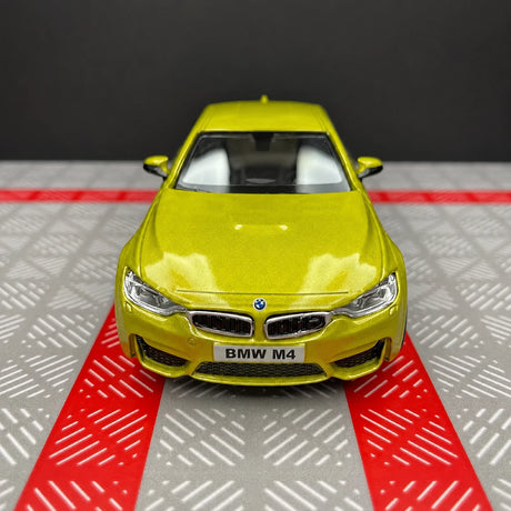 BMW 2014 F82 M4 أخضر 1:36 – نموذج عرض معدني مصبوب