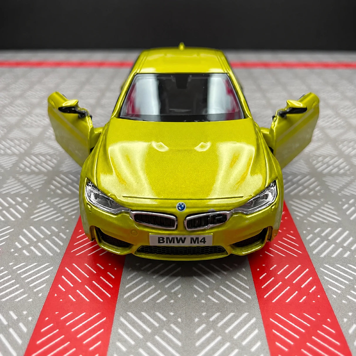 BMW 2014 F82 M4 Green 1:36 – Diecast Display Model Die-Cast