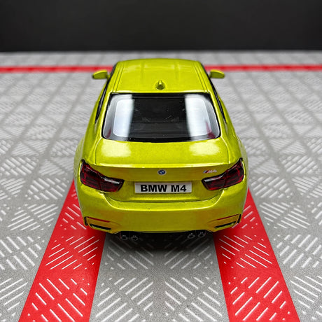 BMW 2014 F82 M4 أخضر 1:36 – نموذج عرض معدني مصبوب