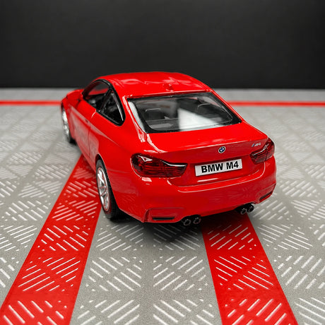 BMW 2014 F82 M4 أحمر 1:36 – نموذج عرض معدني مصبوب