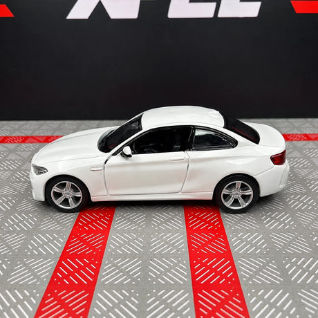 BMW 2016 F87 M2 1:36 blanca – modelo de exhibición de fundición a presión