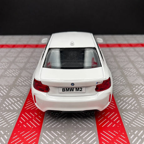 BMW 2016 F87 M2 1:36 blanca – modelo de exhibición de fundición a presión