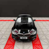 BMW 2017 G30 M550i Schwarzer 1:36 – Druckguss-Displaymodell Druckguss