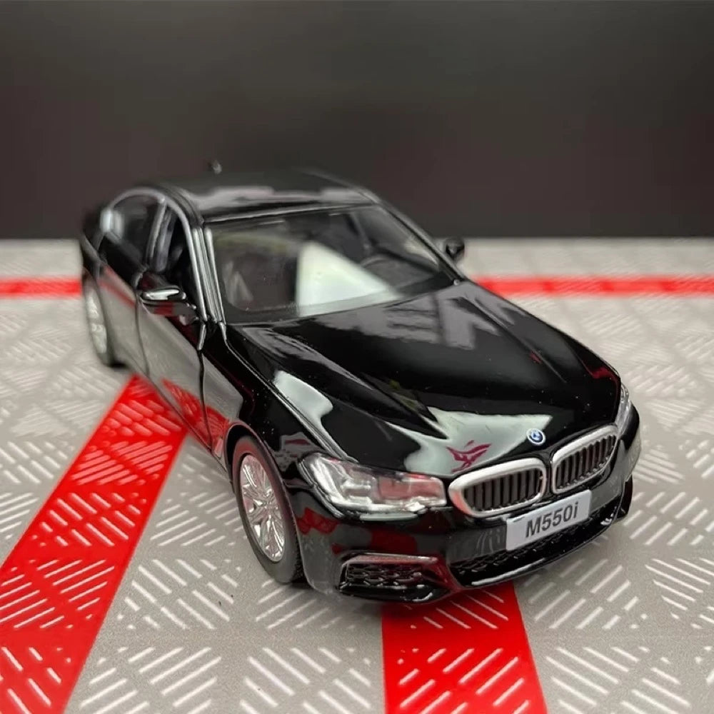 [TOY] 1:36 BMW 2017 G30 M550i Black Model Car Die-Cast