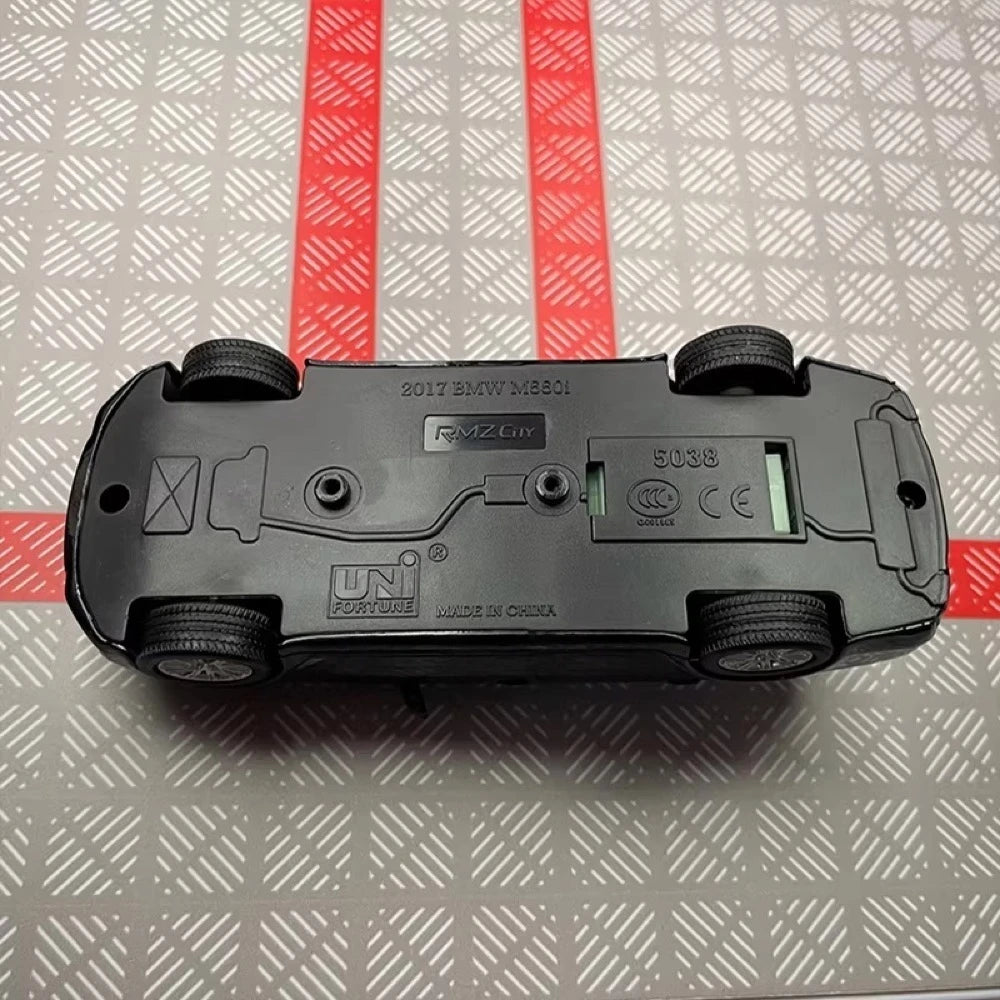 [TOY] 1:36 BMW 2017 G30 M550i Black Model Car Die-Cast