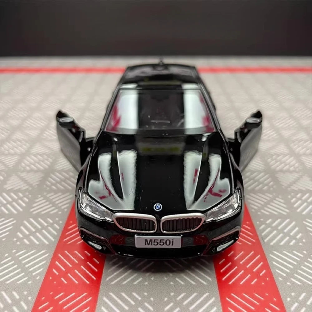 [TOY] 1:36 BMW 2017 G30 M550i Black Model Car Die-Cast