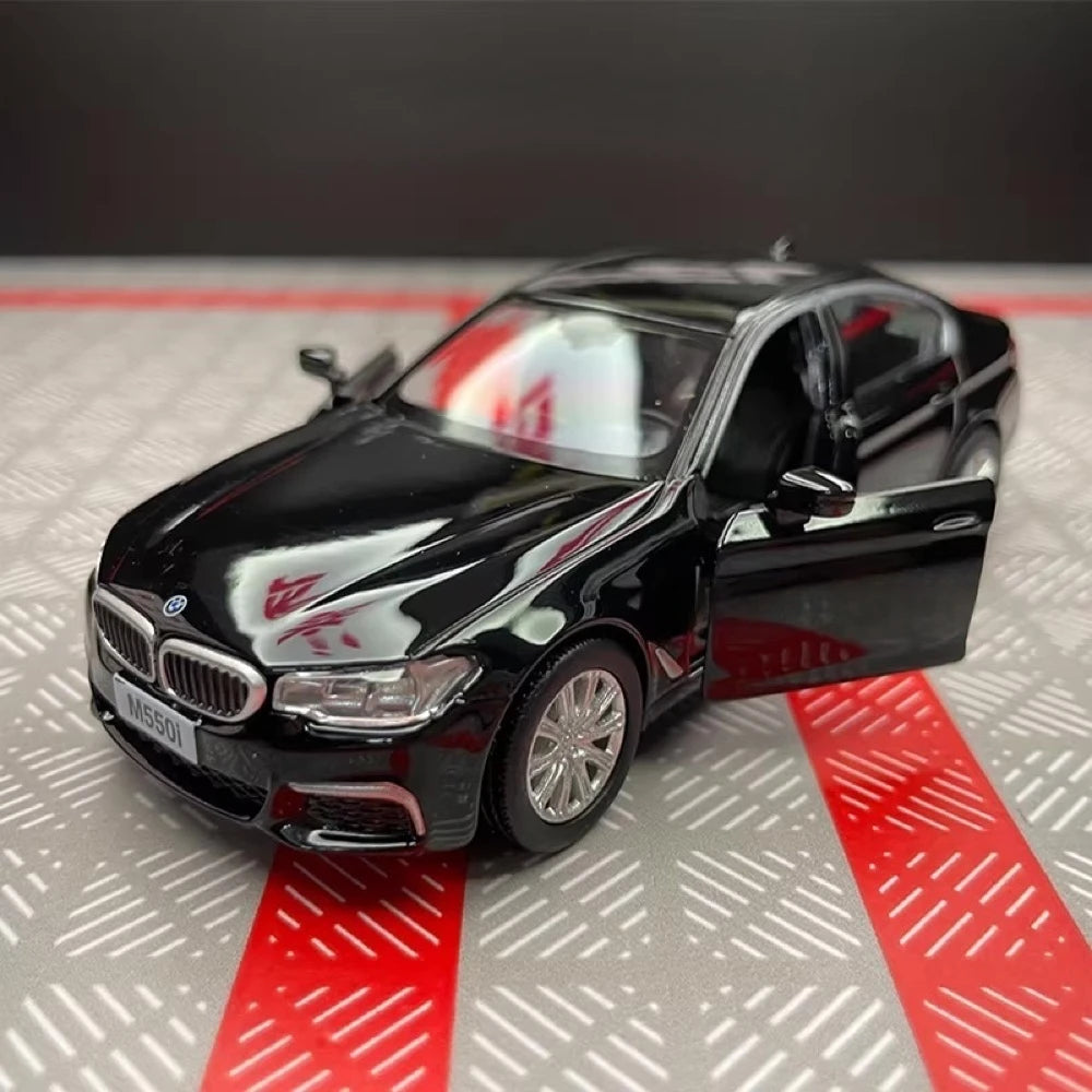 [TOY] 1:36 BMW 2017 G30 M550i Black Model Car Die-Cast