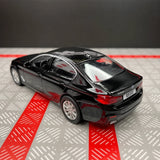 BMW 2017 G30 M550i Schwarzer 1:36 – Druckguss-Displaymodell Druckguss