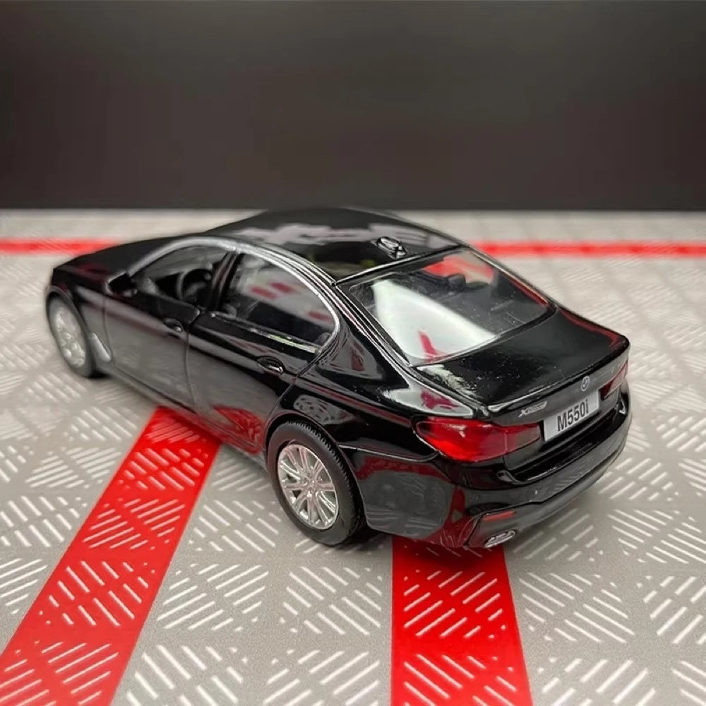 [TOY] 1:36 BMW 2017 G30 M550i Black Model Car Die-Cast
