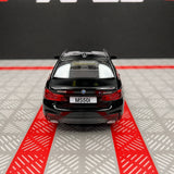 BMW 2017 G30 M550i Schwarzer 1:36 – Druckguss-Displaymodell Druckguss