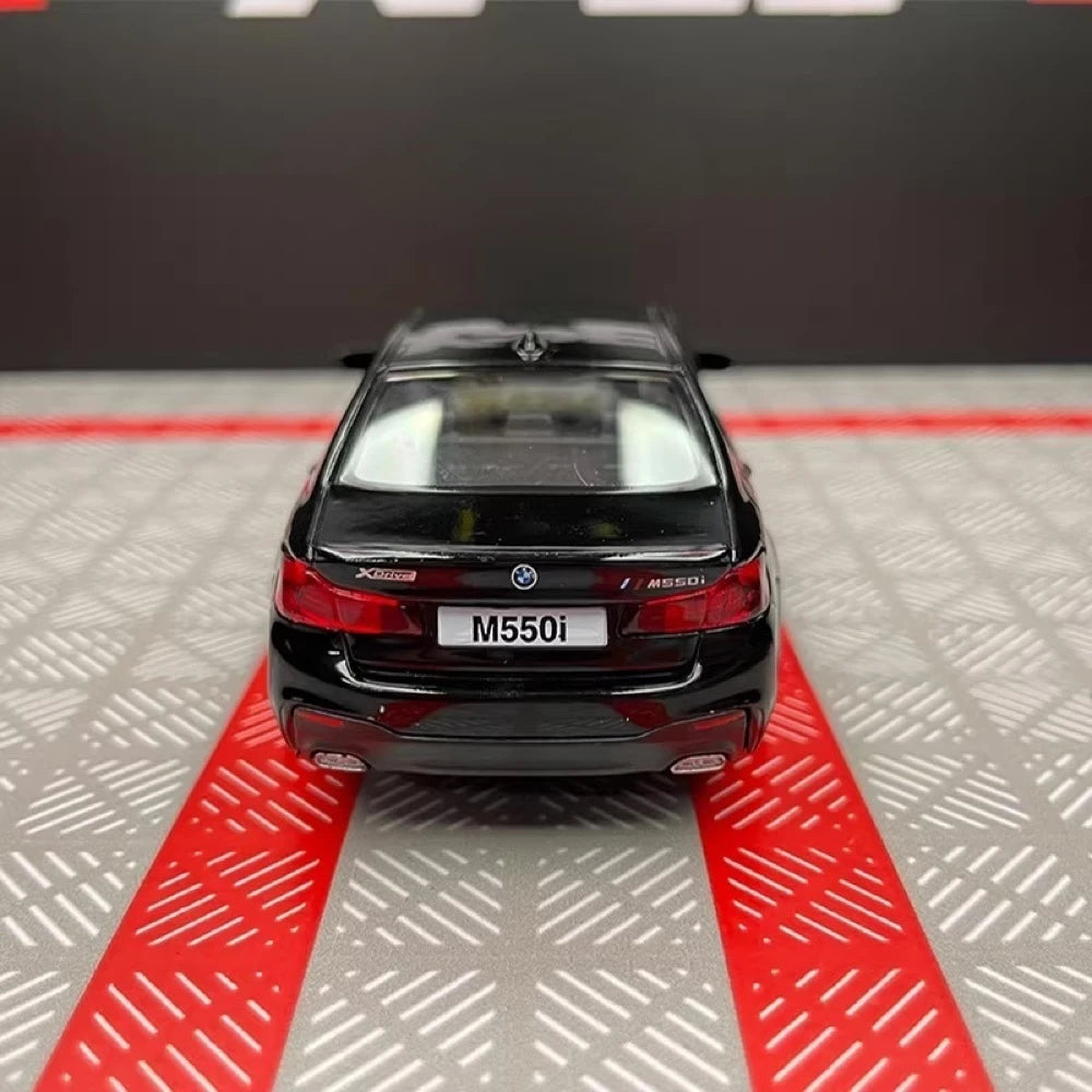 [TOY] 1:36 BMW 2017 G30 M550i Black Model Car Die-Cast