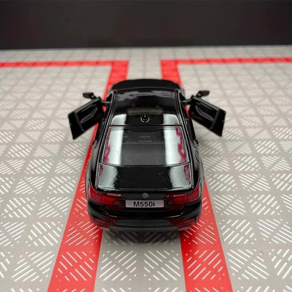 [TOY] 1:36 BMW 2017 G30 M550i Black Model Car Die-Cast