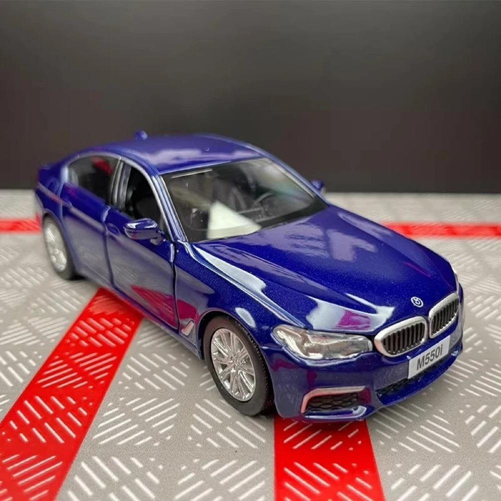 [TOY] 1:36 BMW 2017 G30 M550i Blue Model Car Die-Cast