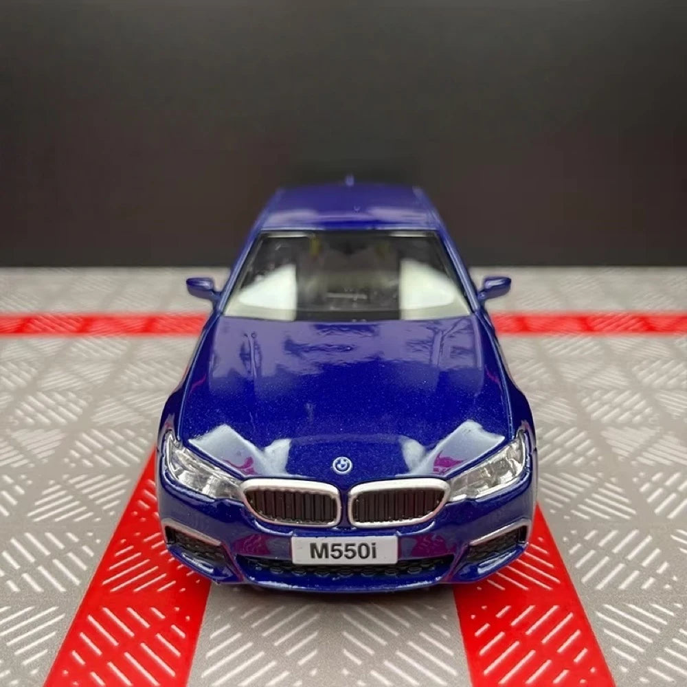 [TOY] 1:36 BMW 2017 G30 M550i Blue Model Car Die-Cast