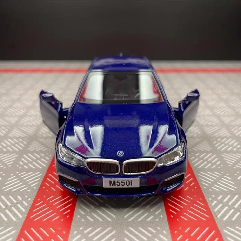 [TOY] 1:36 BMW 2017 G30 M550i Blue Model Car Die-Cast