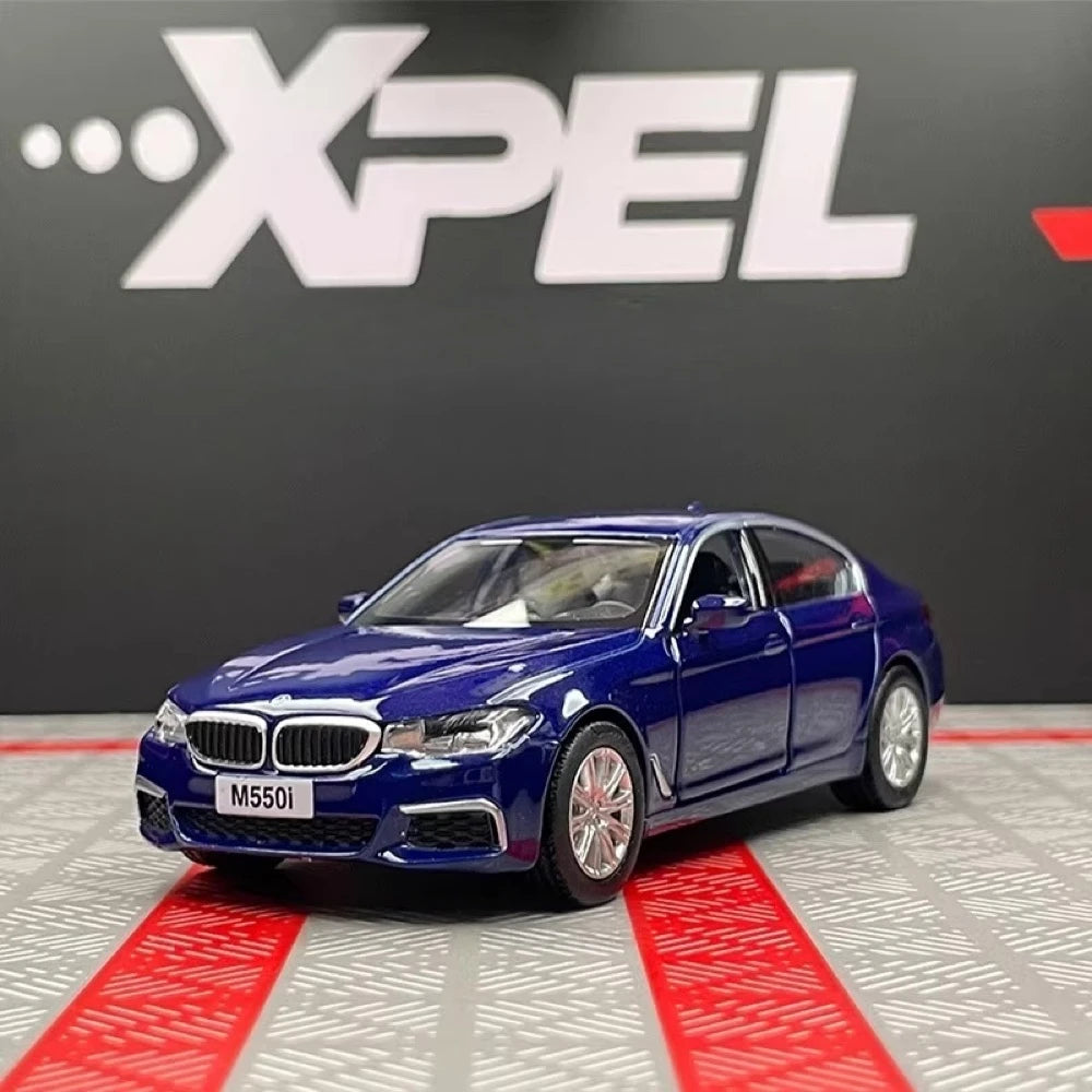 [TOY] 1:36 BMW 2017 G30 M550i Blue Model Car Die-Cast
