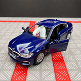 BMW 2017 G30 M550i Blue 1:36 – Druckguss-Display-Modell in Druckguss