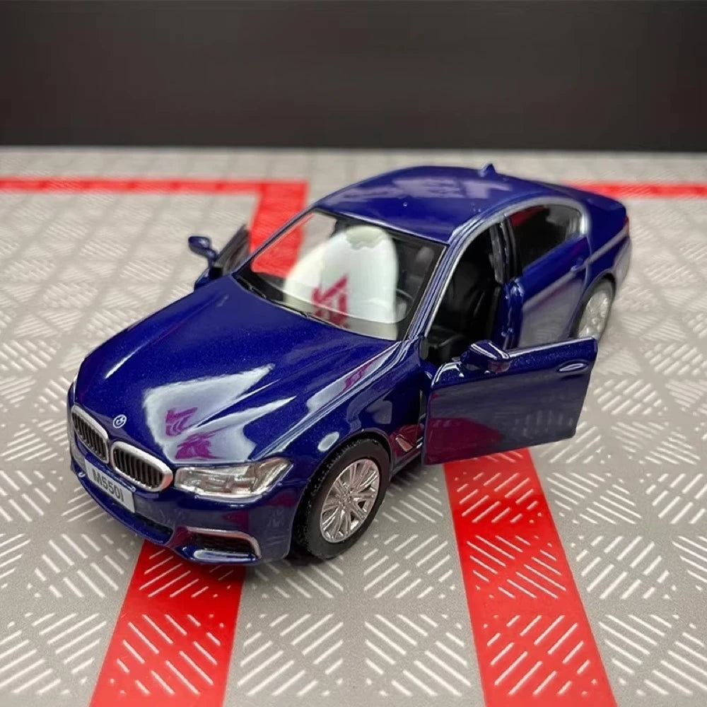 [TOY] 1:36 BMW 2017 G30 M550i Blue Model Car Die-Cast