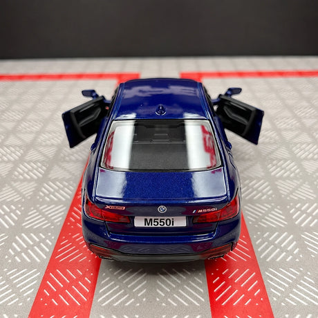 BMW 2017 G30 M550i Blue 1:36 – Modelo de Exhibición de Fundición a Presión