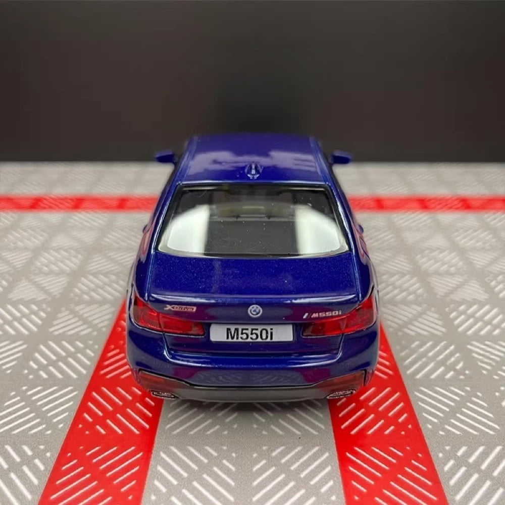 [TOY] 1:36 BMW 2017 G30 M550i Blue Model Car Die-Cast