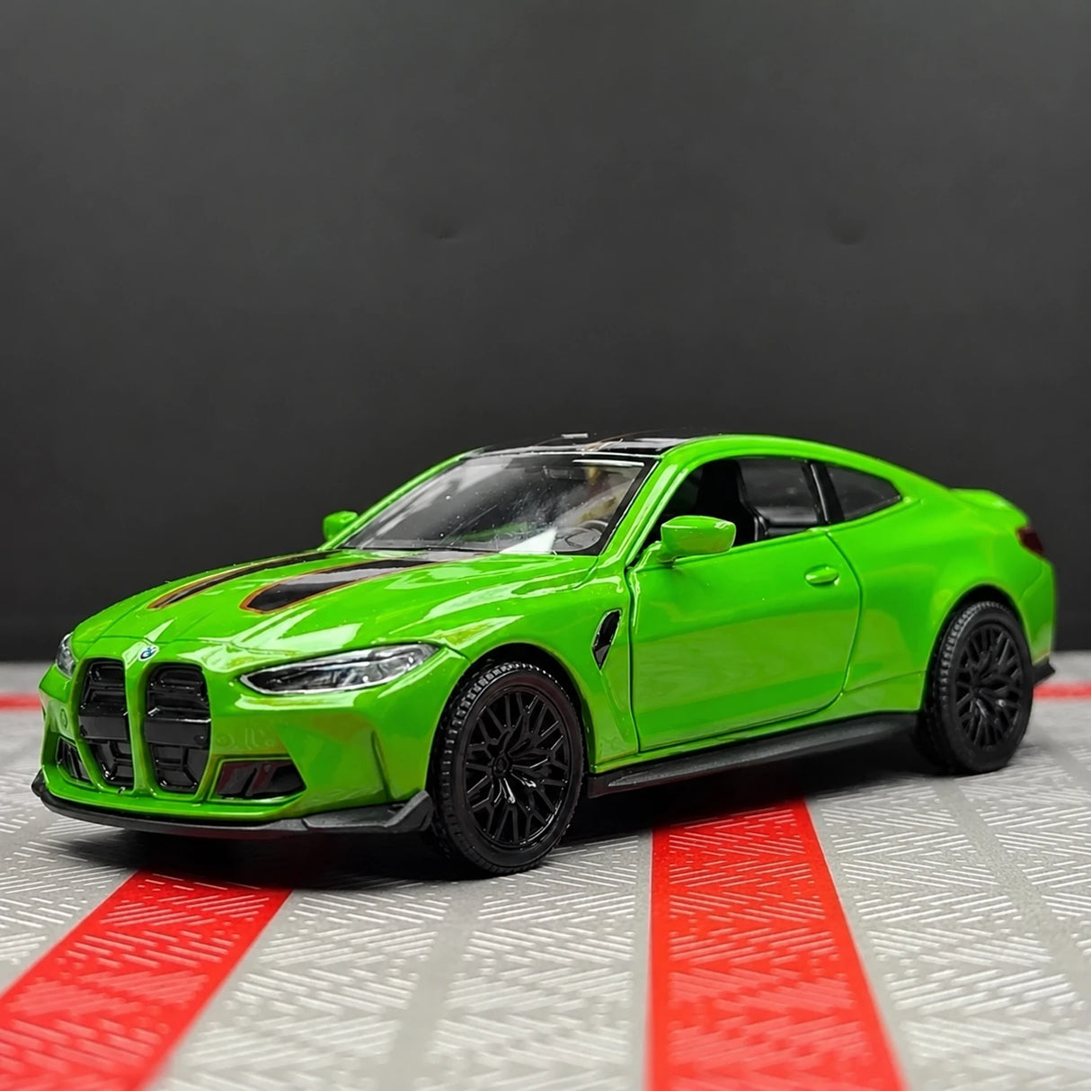BMW 2023 G82 M4 CSL Green 1:36 – Modelo de exhibición de fundición a presión