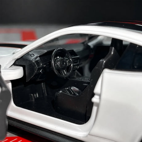 BMW 2023 G82 M4 CSL 1:36 blanca – modelo de exhibición de fundición a presión