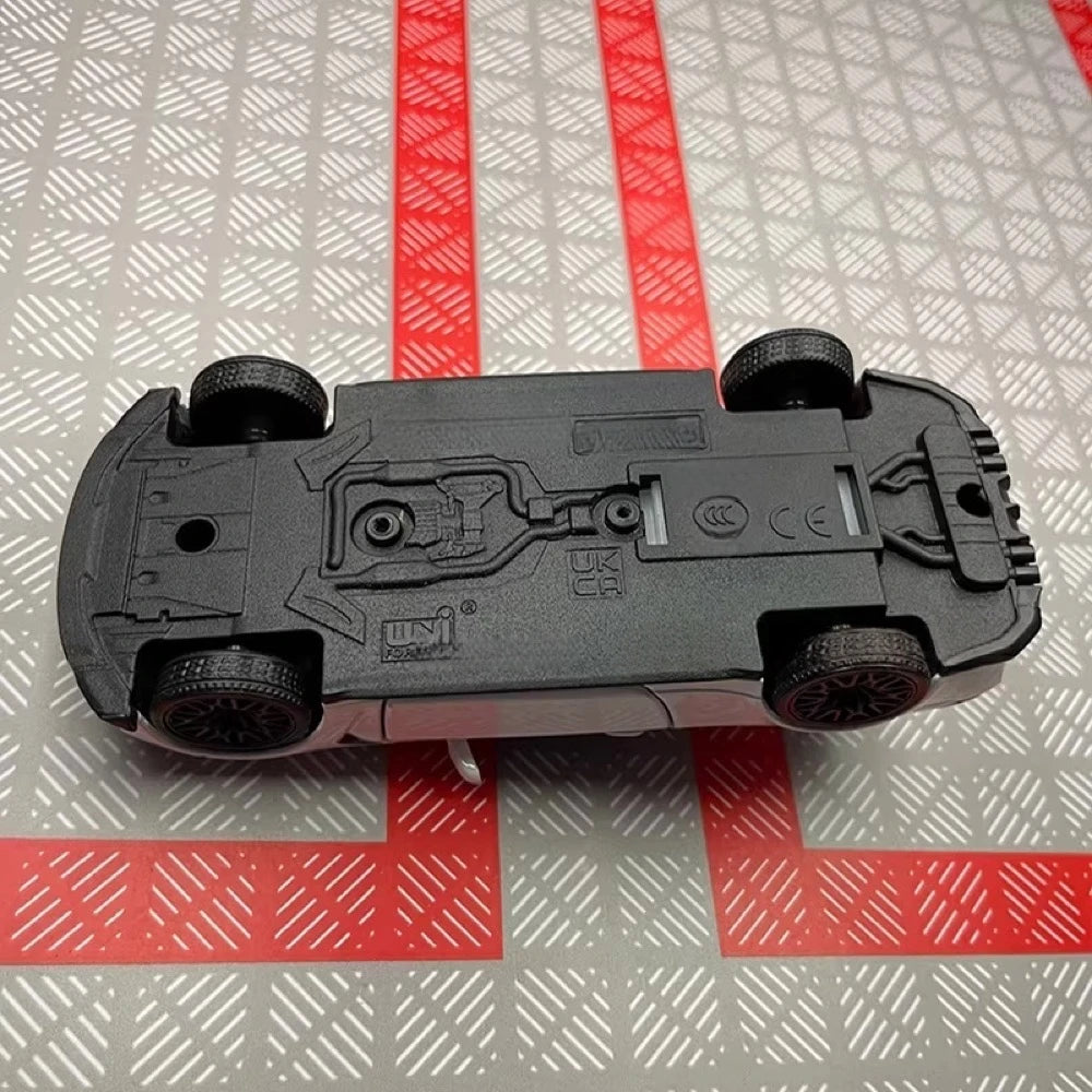 [TOY] 1:36 BMW 2023 G82 M4 CSL White Model Car Die-Cast