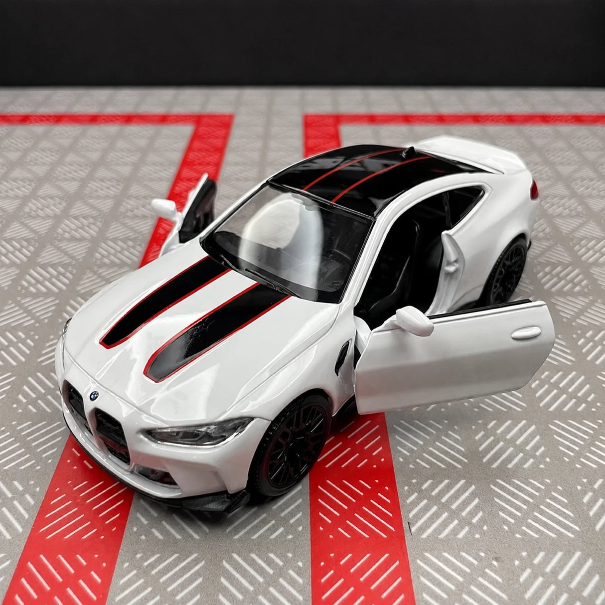 BMW 2023 G82 M4 CSL Weiße 1:36 – Druckguss-Displaymodell in Druckguss