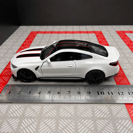 BMW 2023 G82 M4 CSL 1:36 blanca – modelo de exhibición de fundición a presión