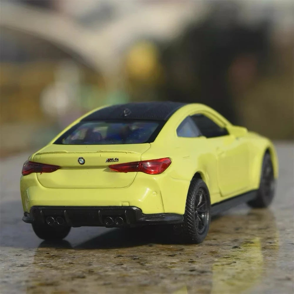 [TOY] 1:36 BMW 2023 G82 M4 CSL Yellow Model Car Die-Cast