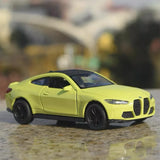 BMW 2023 G82 M4 CSL geel 1:36 – diecast displaymodel
