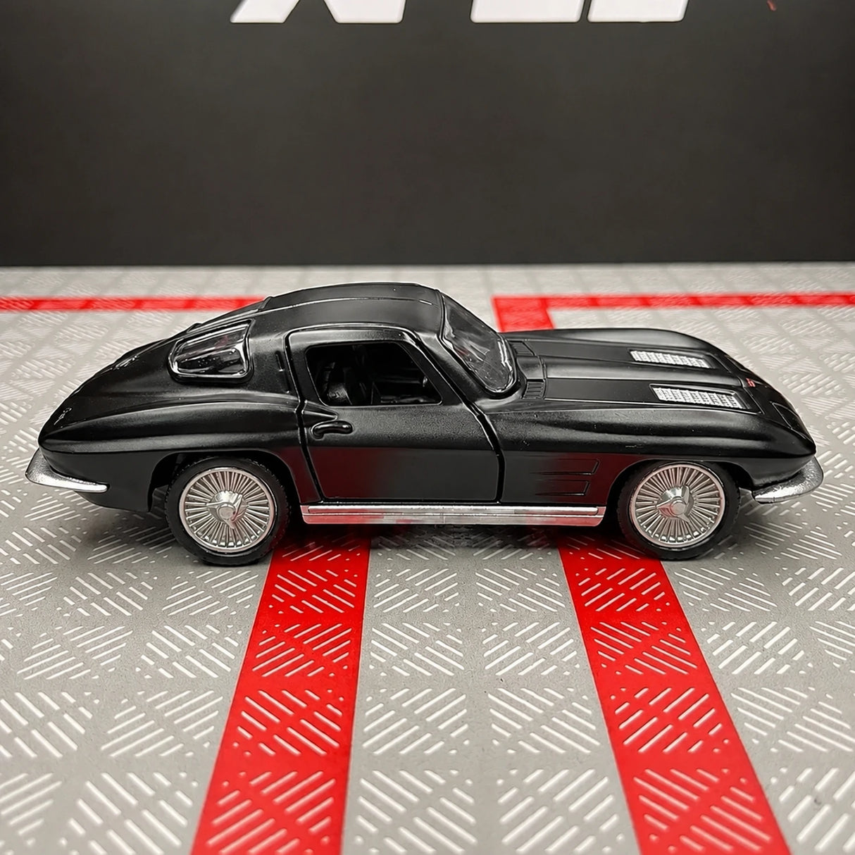 [TOY] 1:36 Chevrolet 1963 Corvette Sting Ray Black Model Car Die-Cast