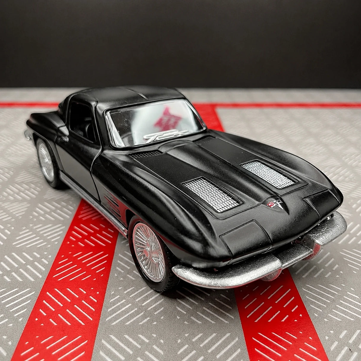 [TOY] 1:36 Chevrolet 1963 Corvette Sting Ray Black Model Car Die-Cast