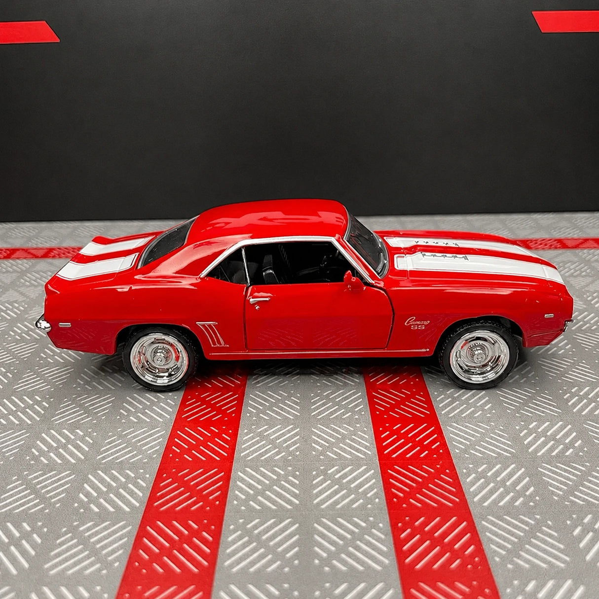 [TOY] 1:36 Chevrolet 1969 Camaro SS Red Model Car Die-Cast