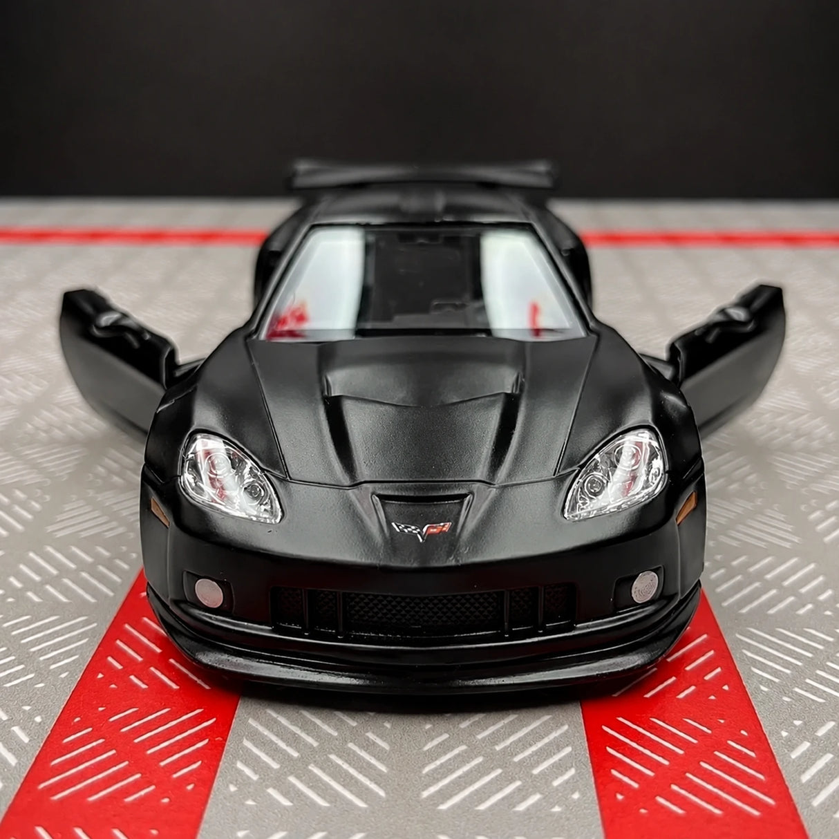 [TOY] 1:36 Chevrolet 2005 Corvette C6-R Matte Black Model Car Die-Cast