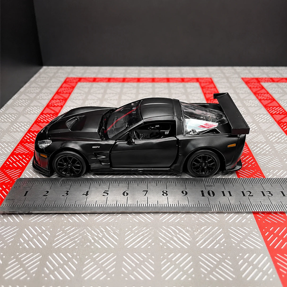 [TOY] 1:36 Chevrolet 2005 Corvette C6-R Matte Black Model Car Die-Cast