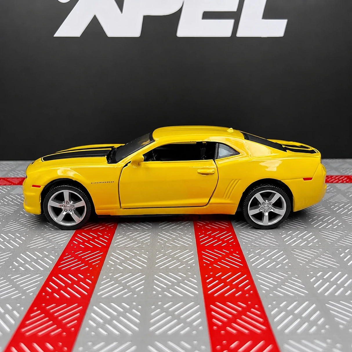 [TOY] 1:36 Chevrolet 2010 Camaro Yellow Model Car Die-Cast