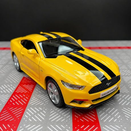 [TOY] 1:36 Ford 2015 Mustang Yellow Stripe Model Car Die-Cast