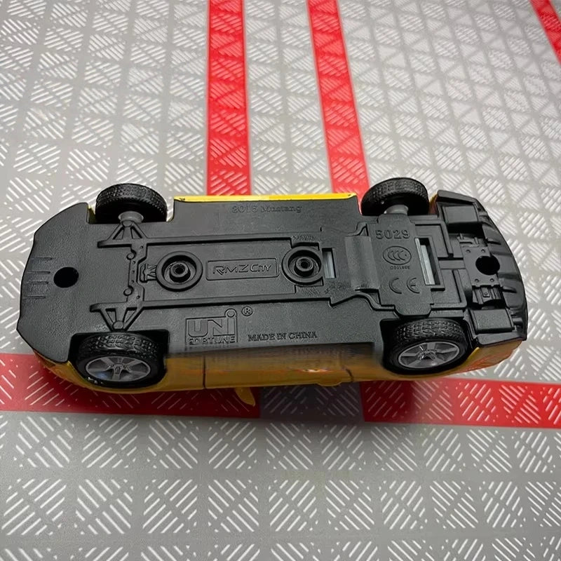 [TOY] 1:36 Ford 2015 Mustang Yellow Stripe Model Car Die-Cast