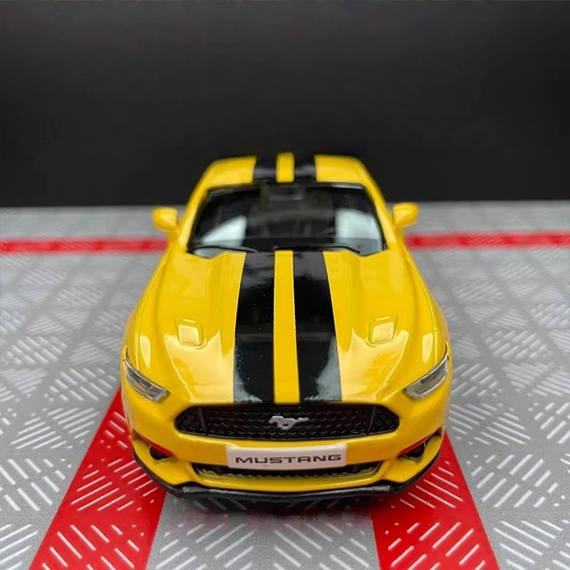 [TOY] 1:36 Ford 2015 Mustang Yellow Stripe Model Car Die-Cast