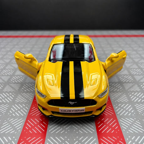 [TOY] 1:36 Ford 2015 Mustang Yellow Stripe Model Car Die-Cast