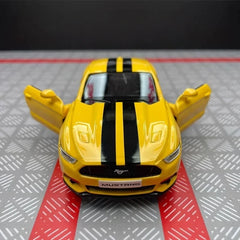[TOY] 1:36 Ford 2015 Mustang Yellow Stripe Model Car Die-Cast
