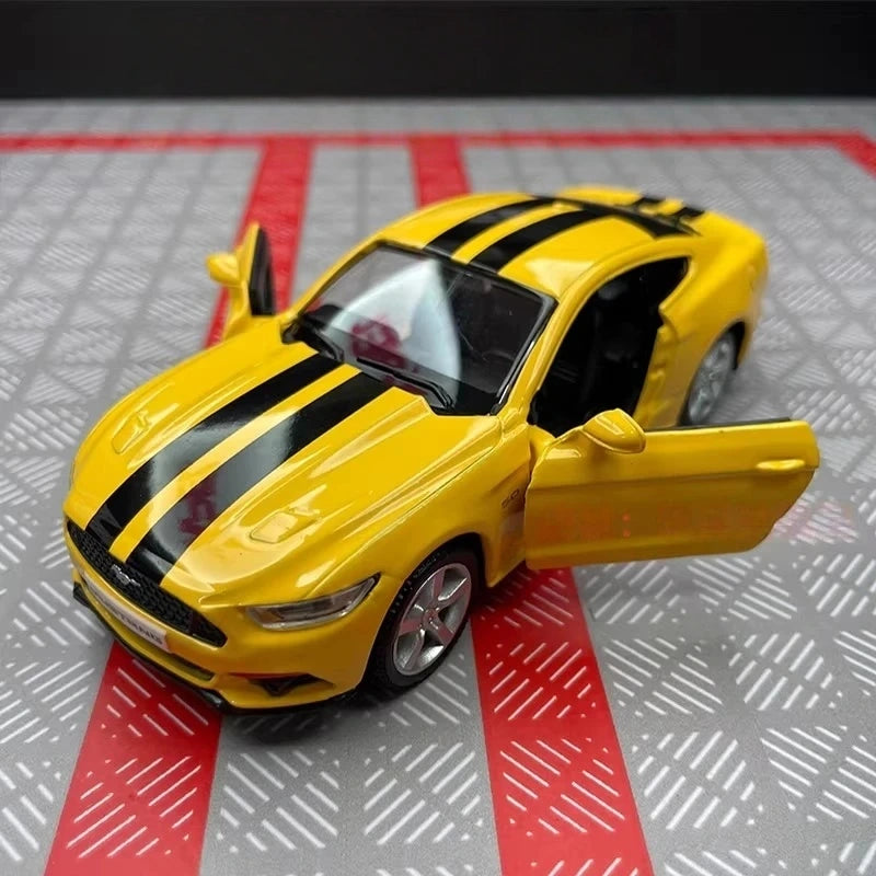 [TOY] 1:36 Ford 2015 Mustang Yellow Stripe Model Car Die-Cast