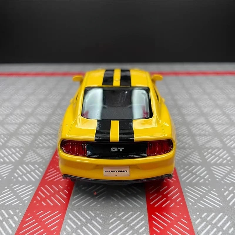 [TOY] 1:36 Ford 2015 Mustang Yellow Stripe Model Car Die-Cast
