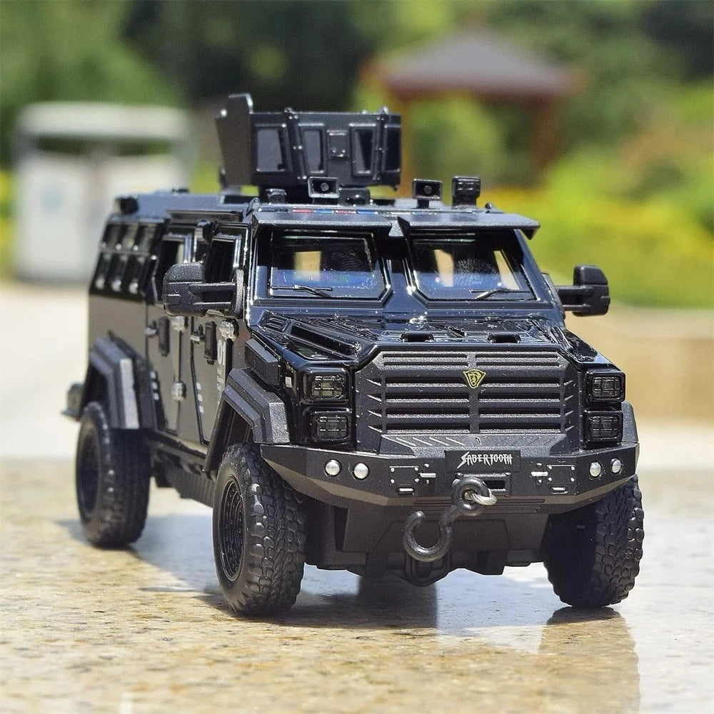 [TOY] 1:36 Ford 2016 F-550 Sabertooth Armored Vehicle Model Car Die-Cast