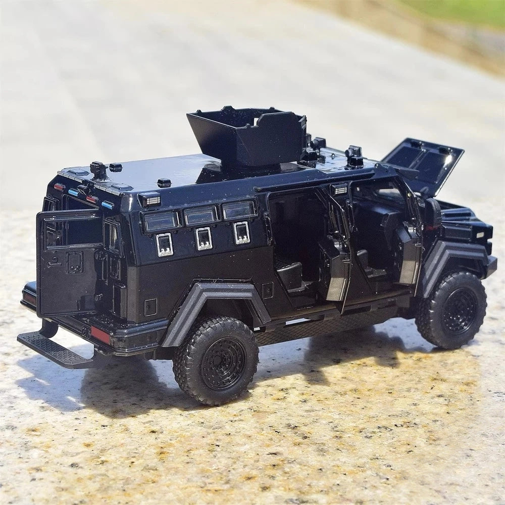[TOY] 1:36 Ford 2016 F-550 Sabertooth Armored Vehicle Model Car Die-Cast