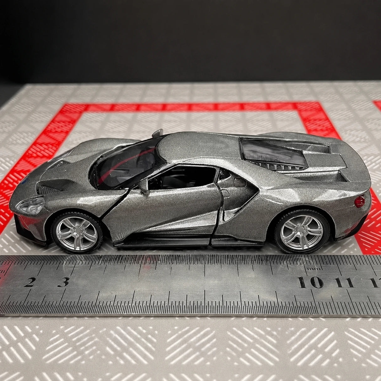 [TOY] 1:36 Ford 2017 GT Gray Model Car Die-Cast