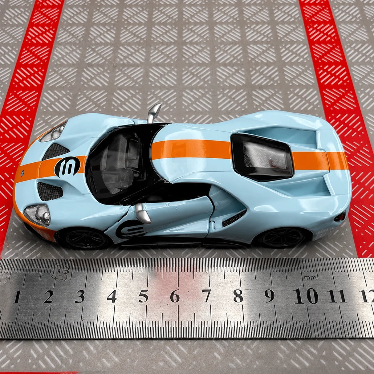 Ford 2017 GT Gulf 1:36 – Diecast Display Model Die-Cast